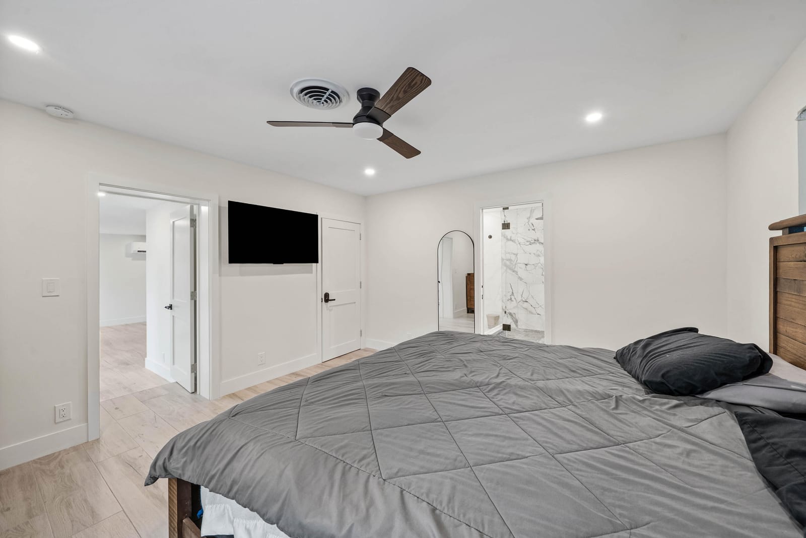 648 SW 3RD Street — photo 10