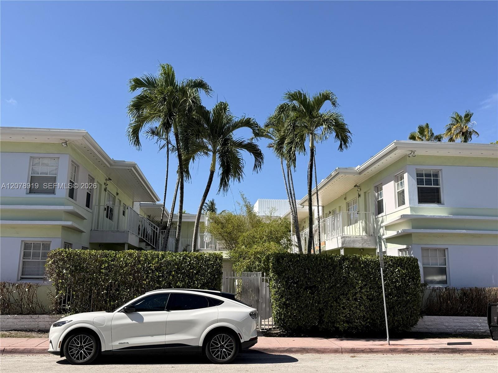 915 8th Street 102, Miami Beach, FL 33139