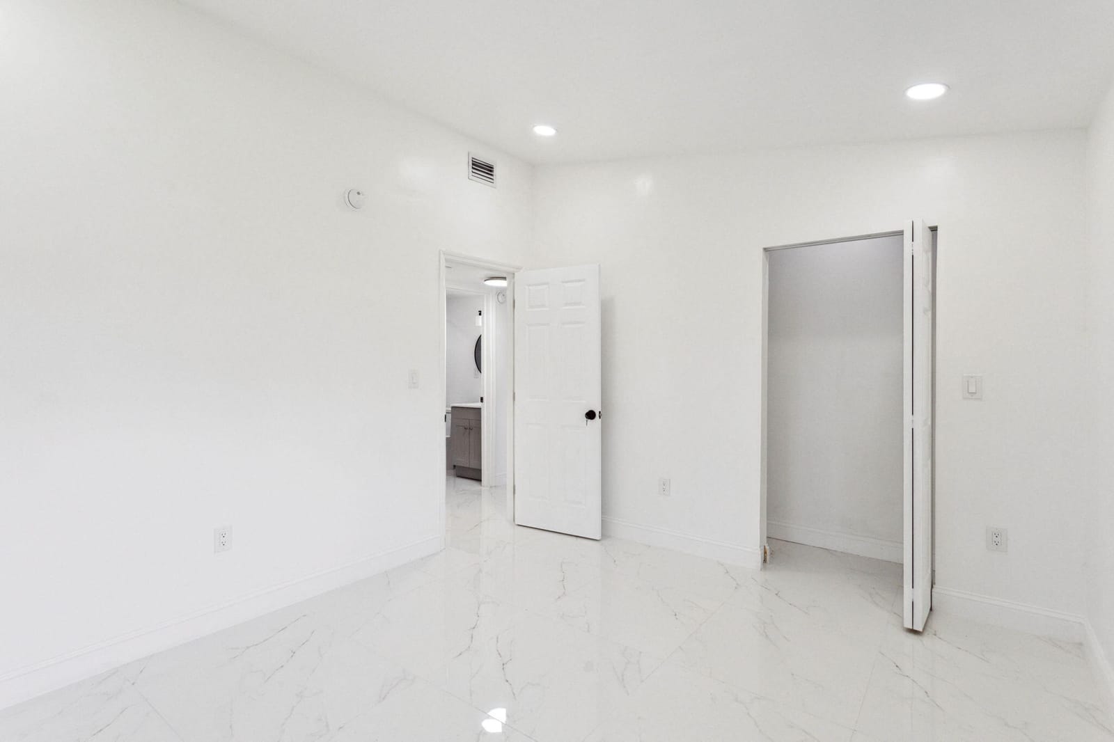1530 NW 18TH Court, Fort Lauderdale, FL 33311 photo 11
