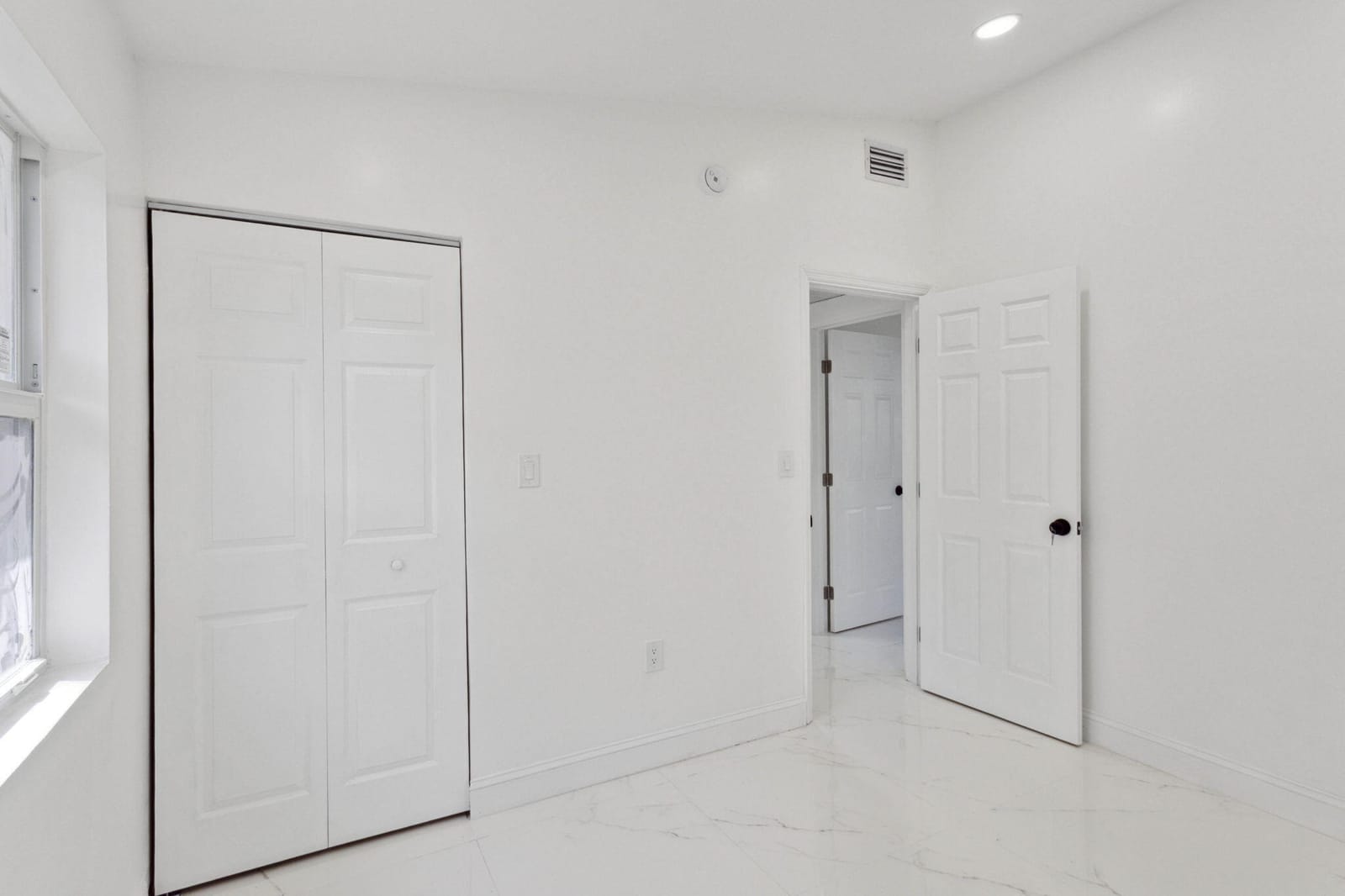 1530 NW 18TH Court, Fort Lauderdale, FL 33311 photo 14