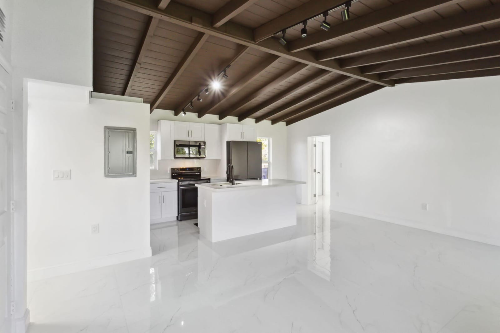 1530 NW 18TH Court, Fort Lauderdale, FL 33311 photo 3