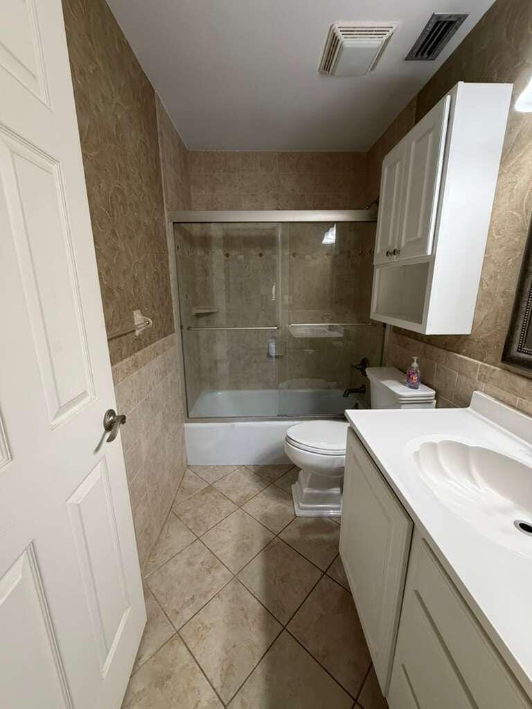 2050 Oleander Boulevard 2-202, Fort Pierce, FL 34950