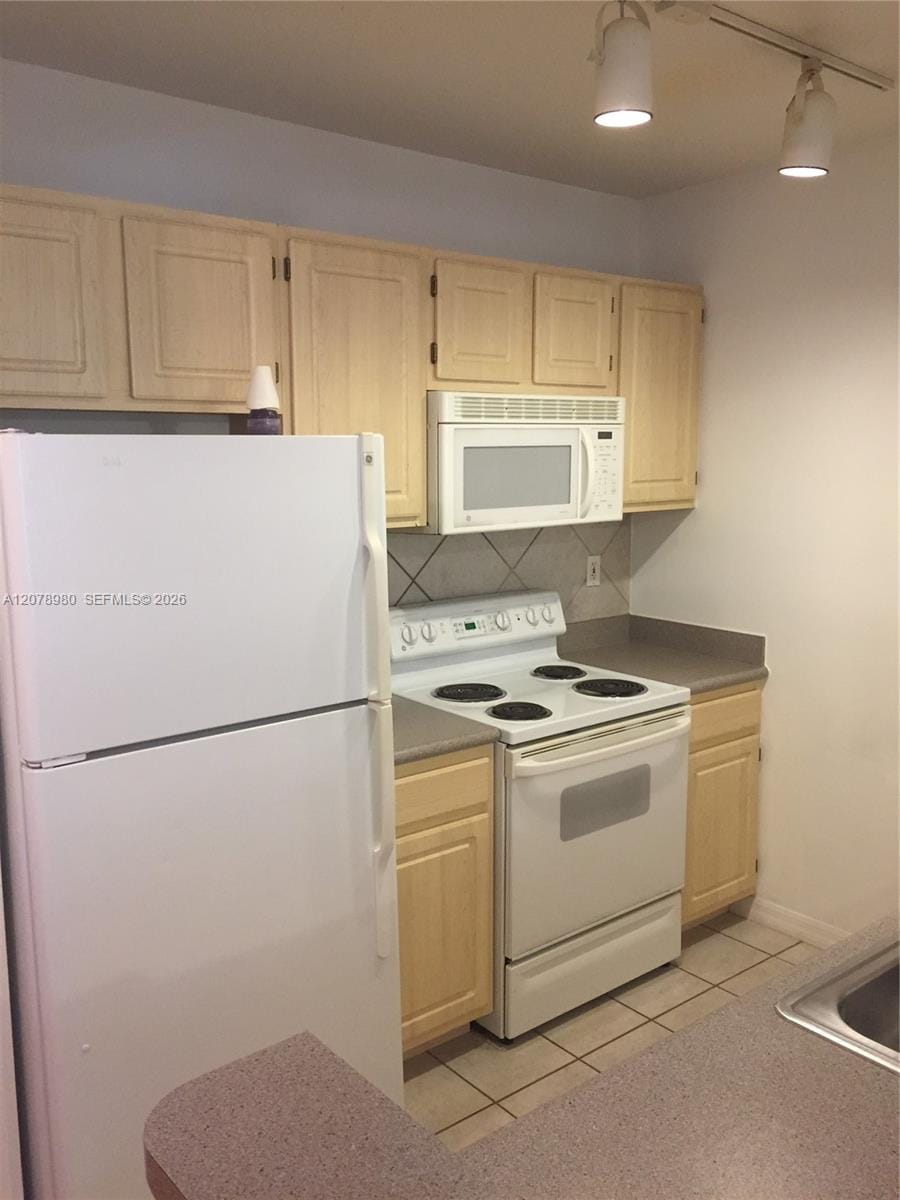 2665 SW 37th Avenue 209 — photo 11