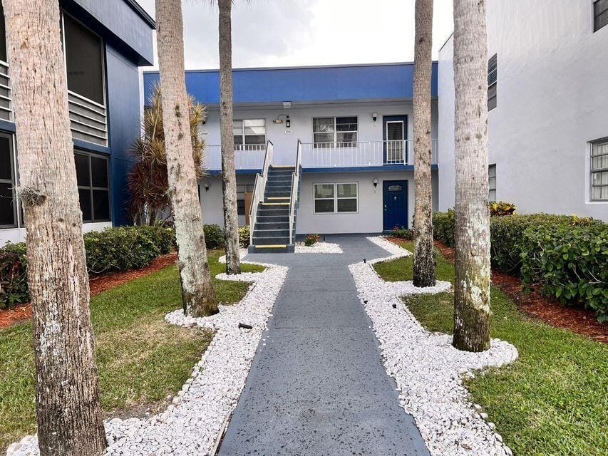 58 Normandy B, Delray Beach, FL 33484 photo 18