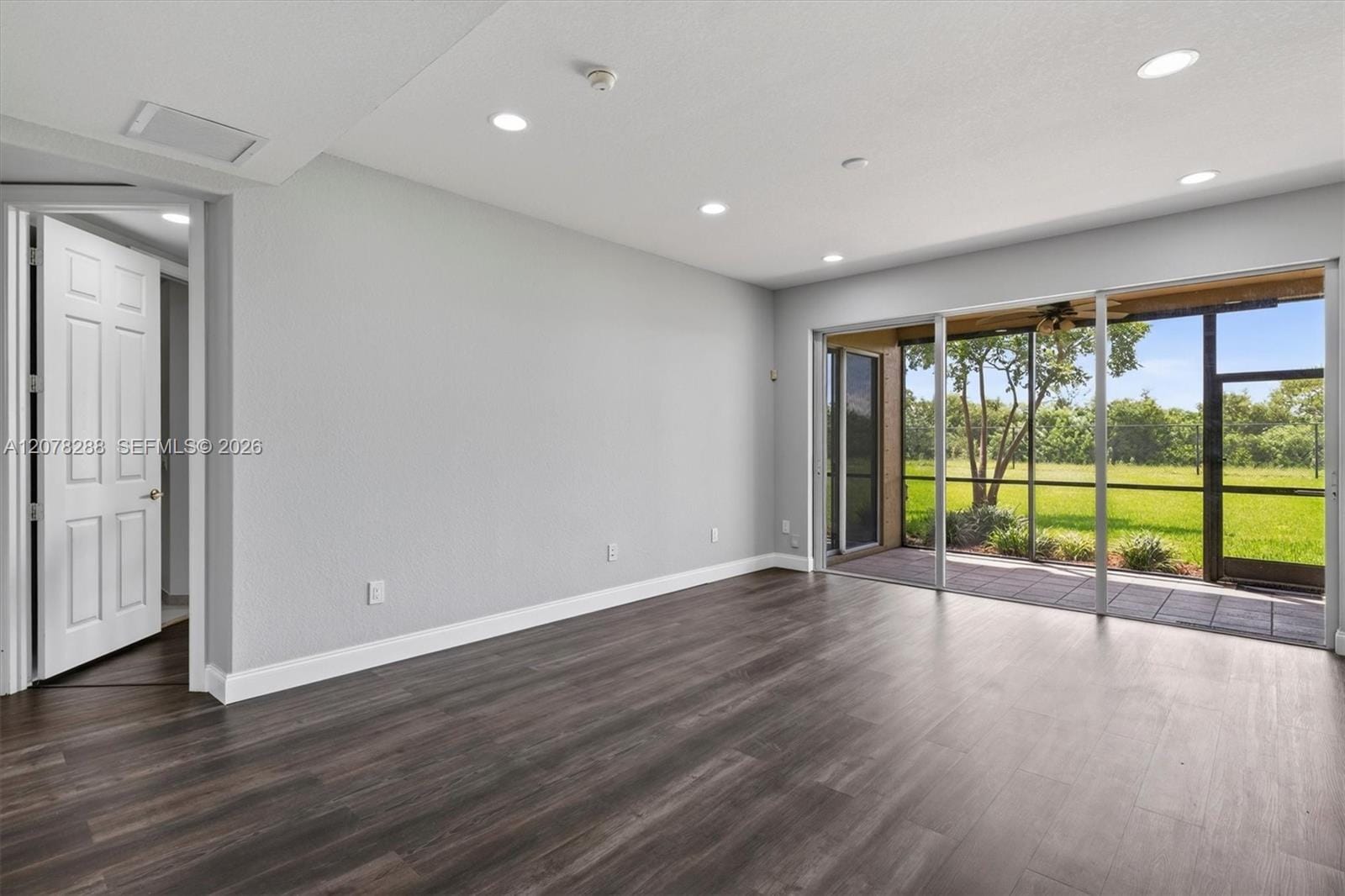 8351 NW 128th Lane 22-B — photo 11