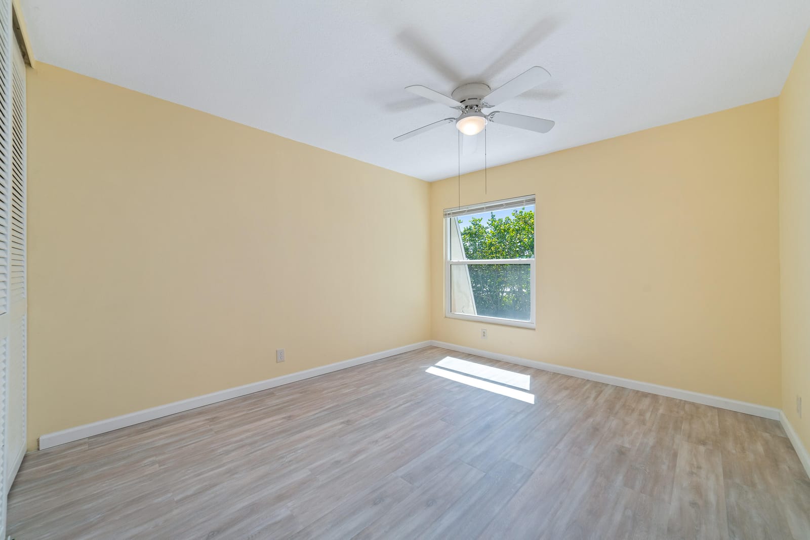 276 SUNSHINE Drive — photo 12