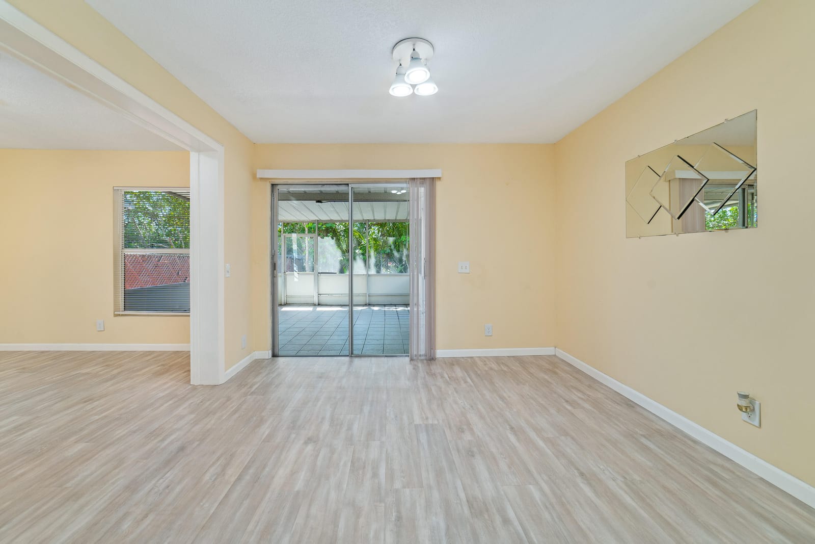 276 SUNSHINE Drive — photo 6