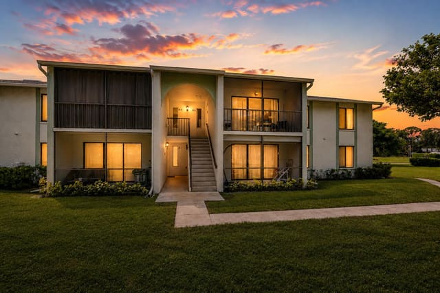 3744 Savoy Lane E2, Palm Club, West Palm Beach, FL
