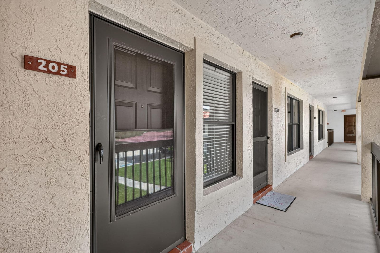 360 SW SOUTH RIVER Drive 205 — photo 3