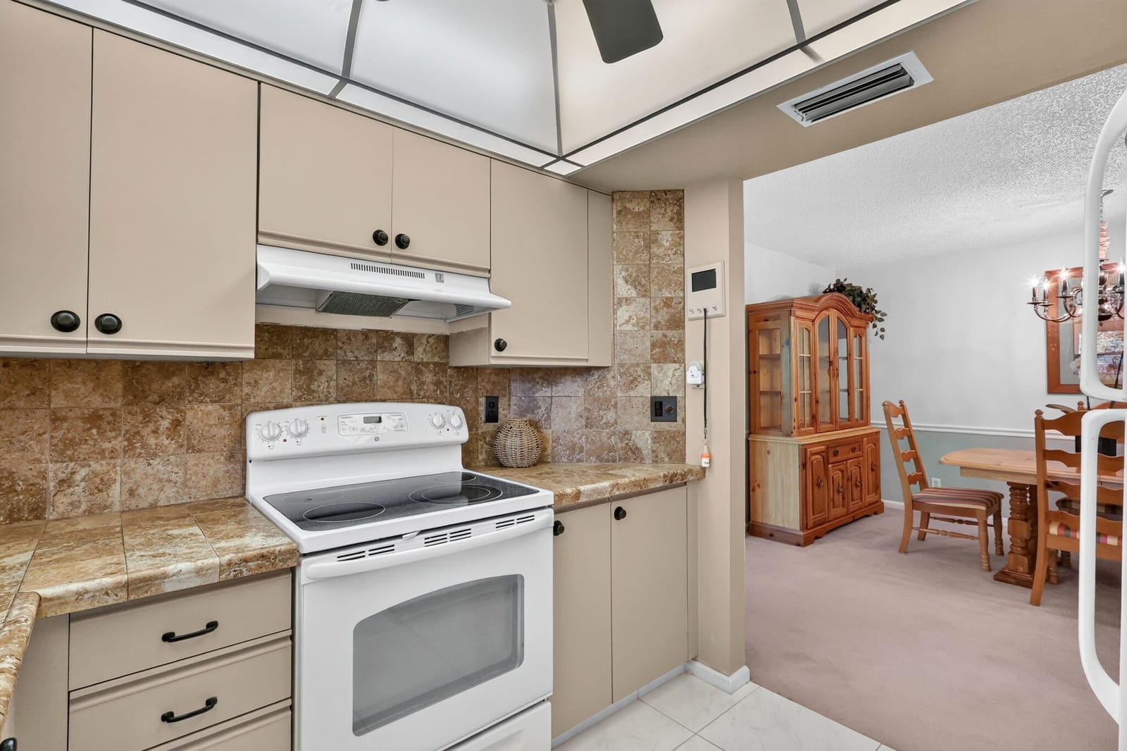 360 SW SOUTH RIVER Drive 205 — photo 7