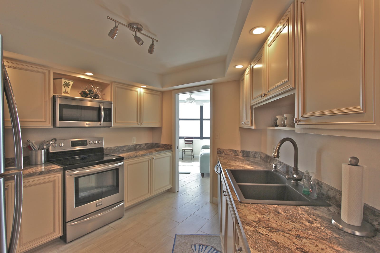 5420 N Ocean Avenue 1006, Singer Island, FL 33404 photo 24