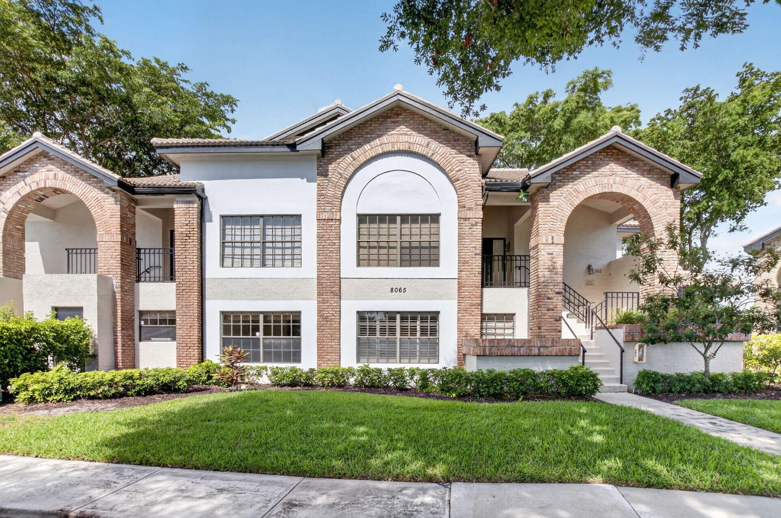 8065 Aberdeen Drive 102, Boynton Beach, FL 33472 photo 2