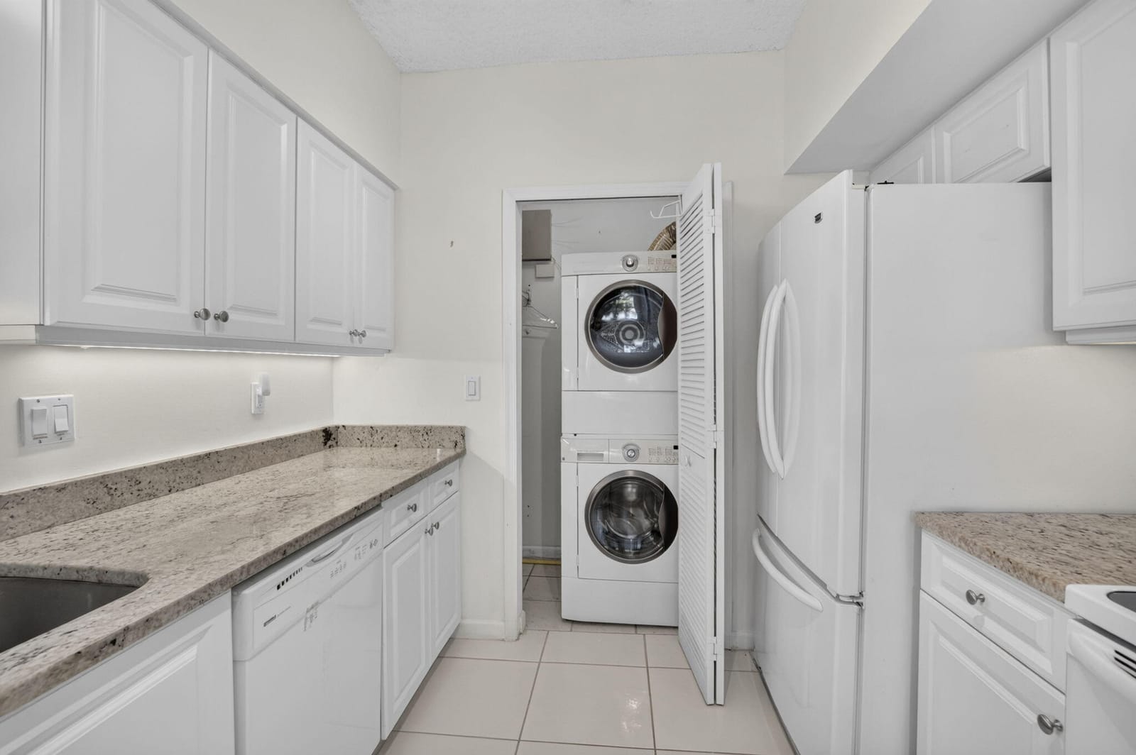 8065 Aberdeen Drive 102, Boynton Beach, FL 33472 photo 14