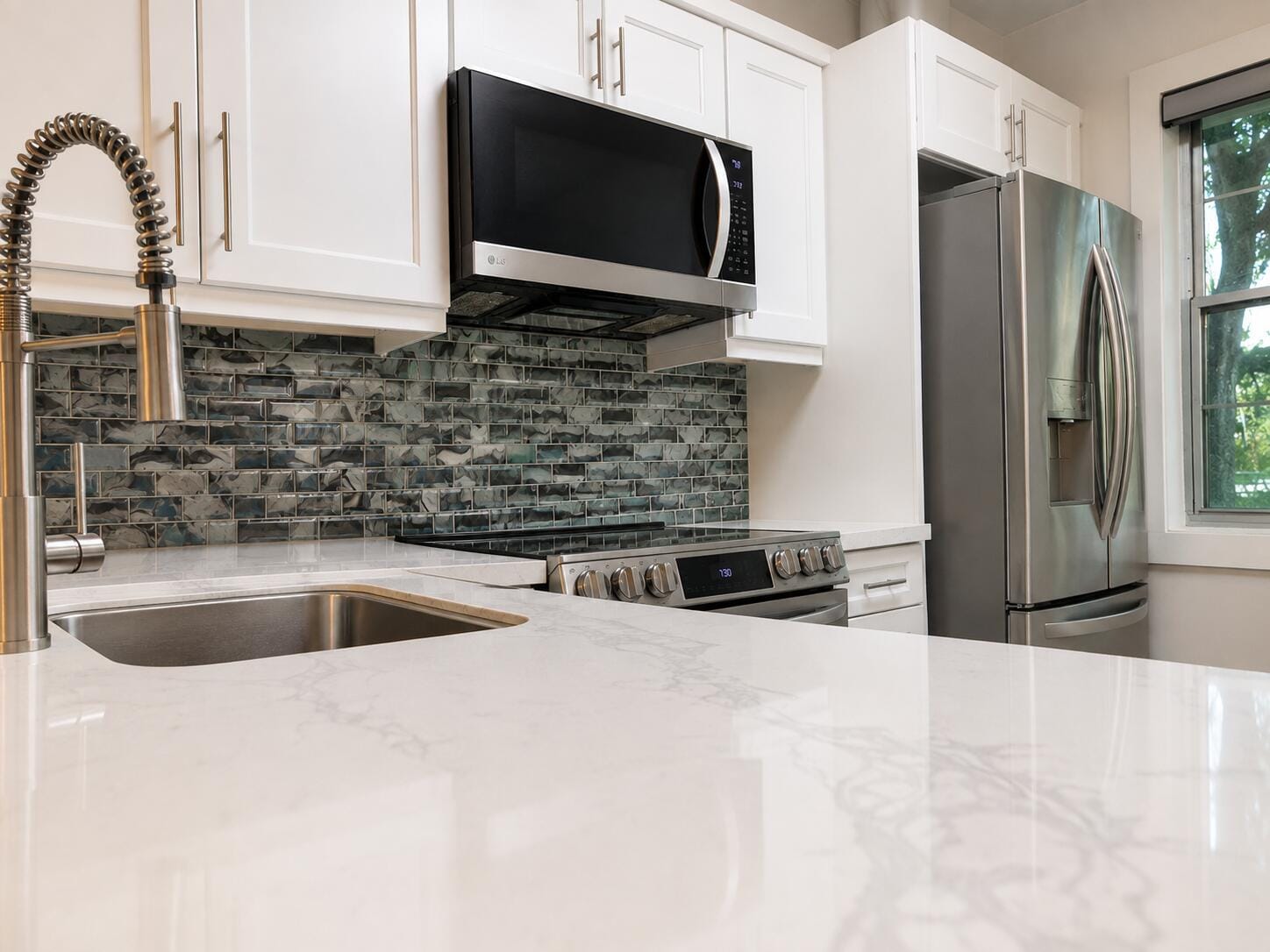 2226 N CYPRESS BEND Drive 103 — photo 3