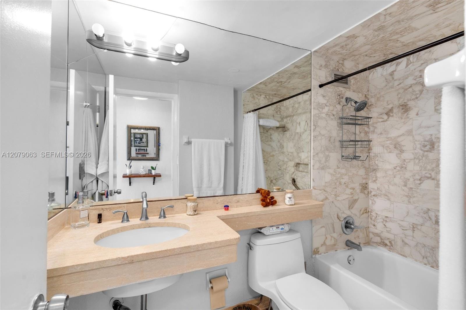 700 Biltmore Way 1017 — photo 12
