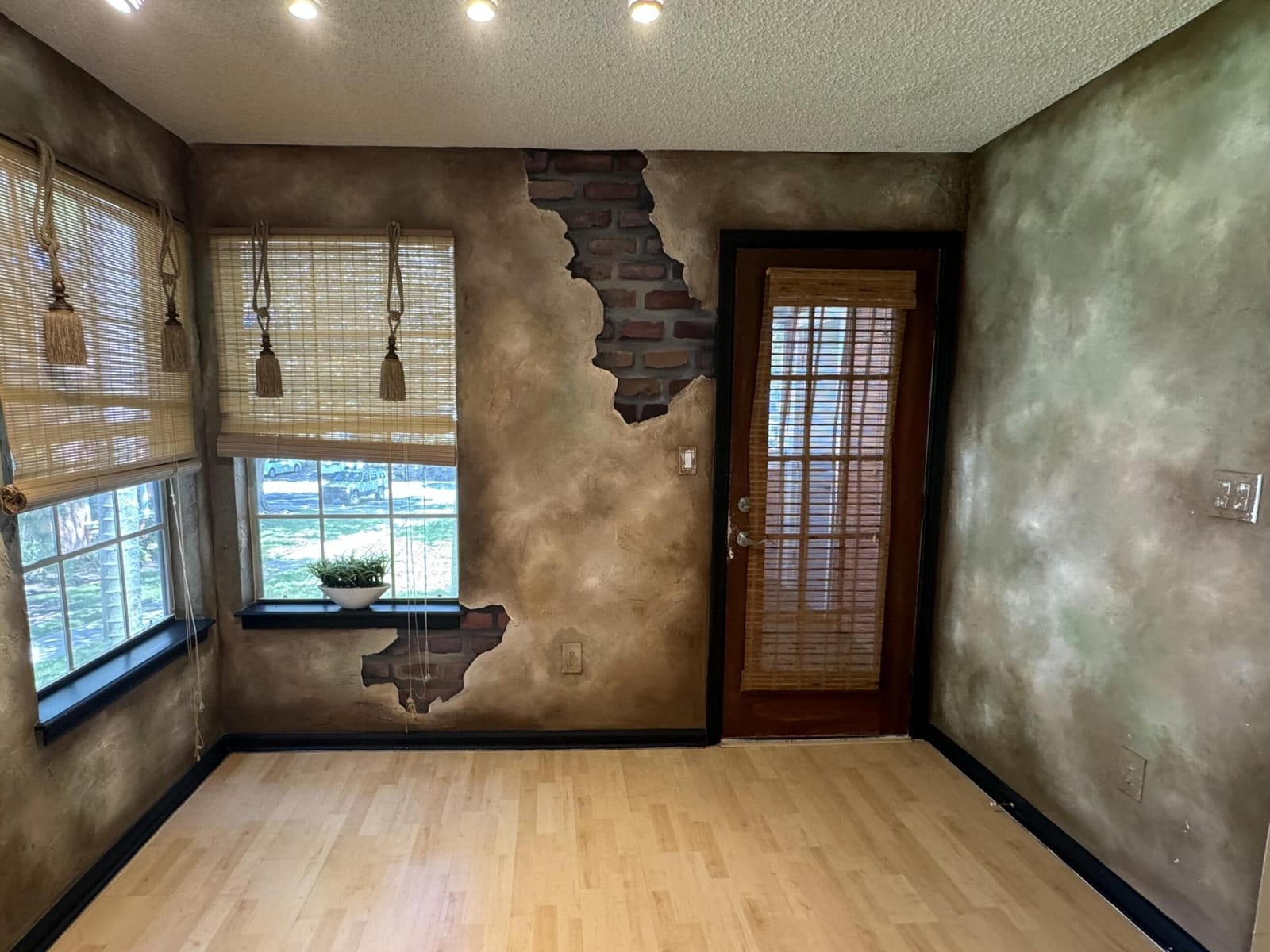 1011 Crystal Way — photo 7
