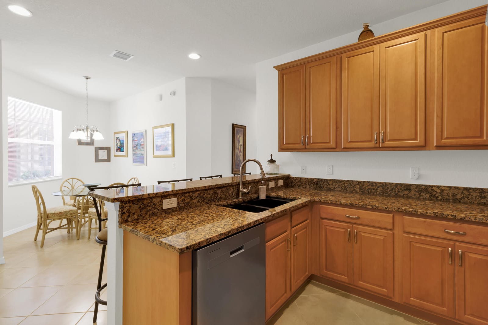 6380 OXFORD Circle 104D, Vero Beach, FL 32966 photo 12