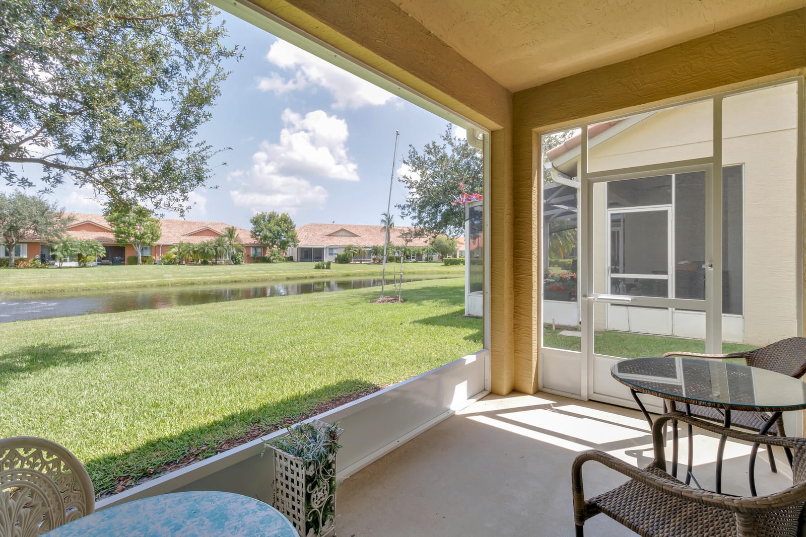 6380 OXFORD Circle 104D, Vero Beach, FL 32966 photo 22