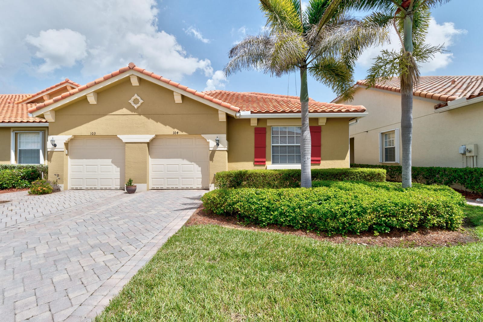 6380 OXFORD Circle 104D, Vero Beach, FL 32966