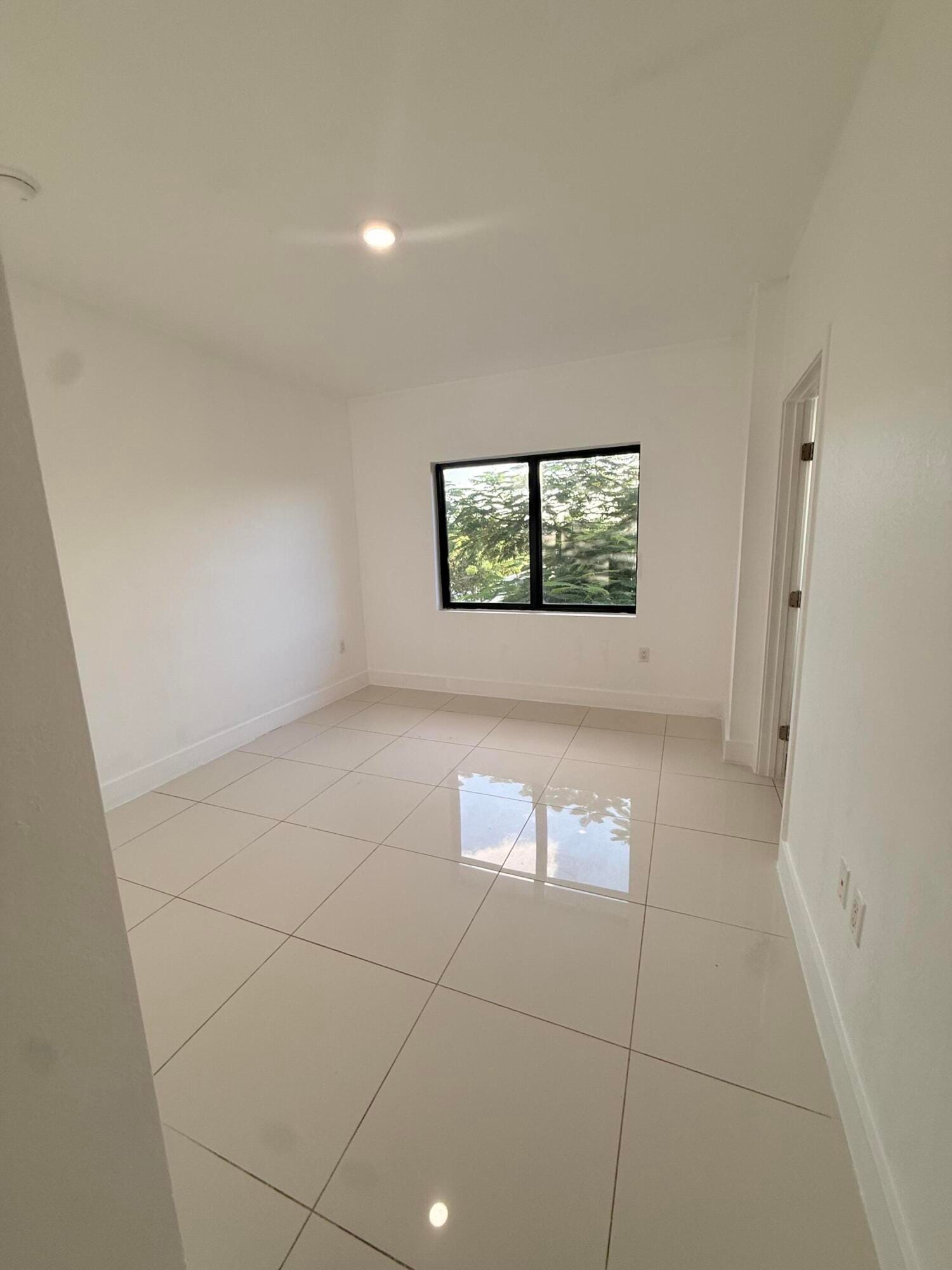 242 NW 11TH Court, Florida City, FL 33034 photo 13