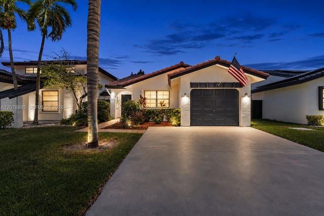 6633 NW 176th Terrace, Hialeah, FL 33015
