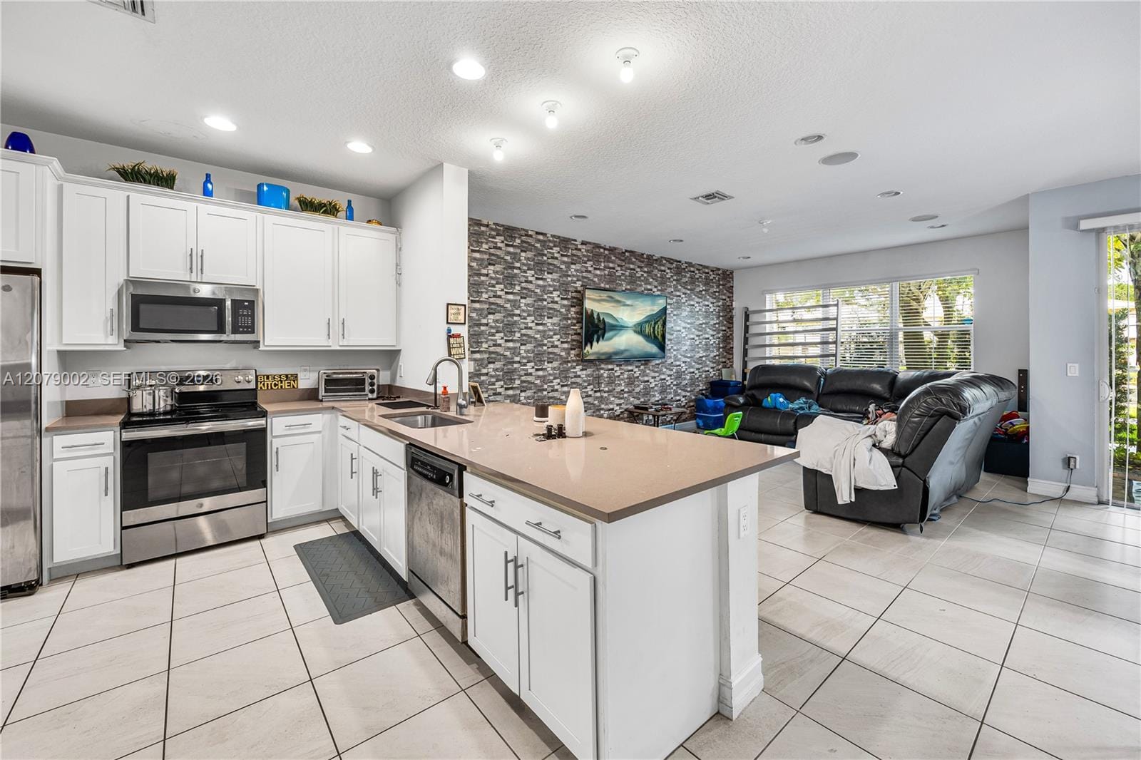 83 Palm Lane, Royal Palm Beach, FL 33411 photo 5