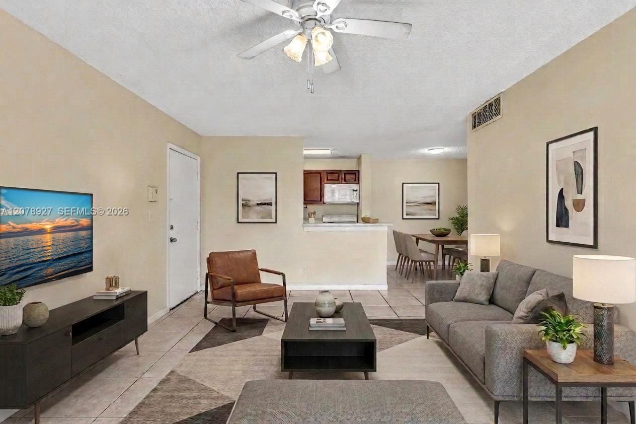10765 Cleary Boulevard 104, Plantation, FL 33324