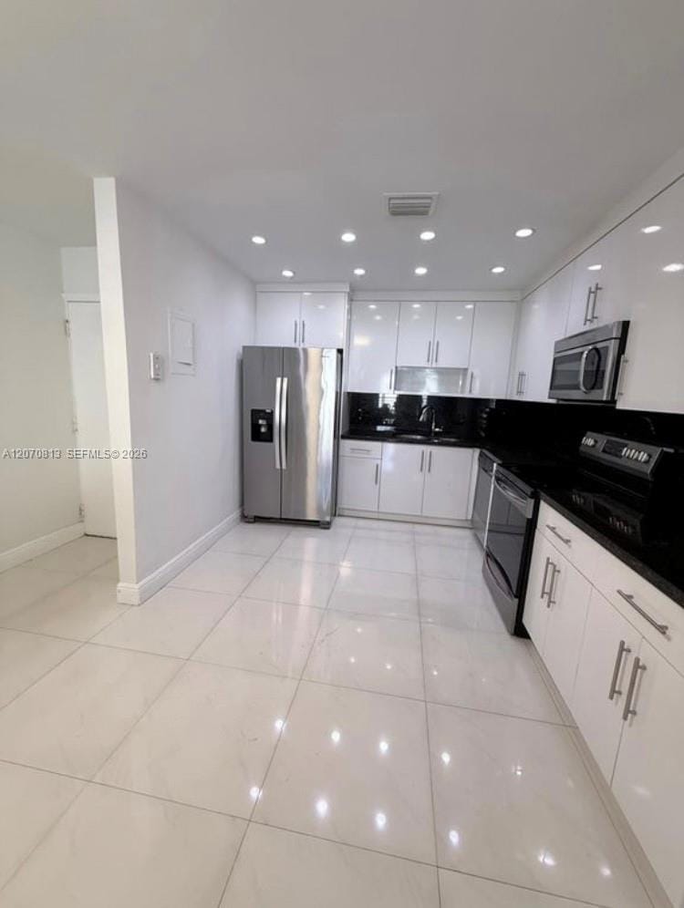4060 N Hills Drive 31 — photo 3