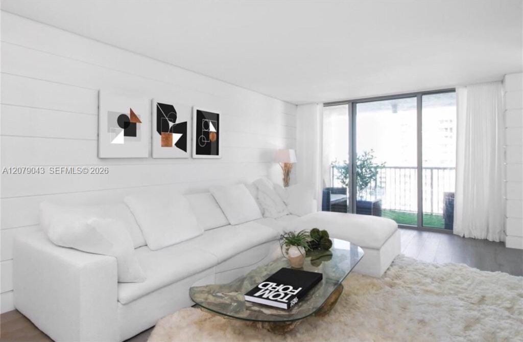 2655 Collins Avenue 1003 — photo 2