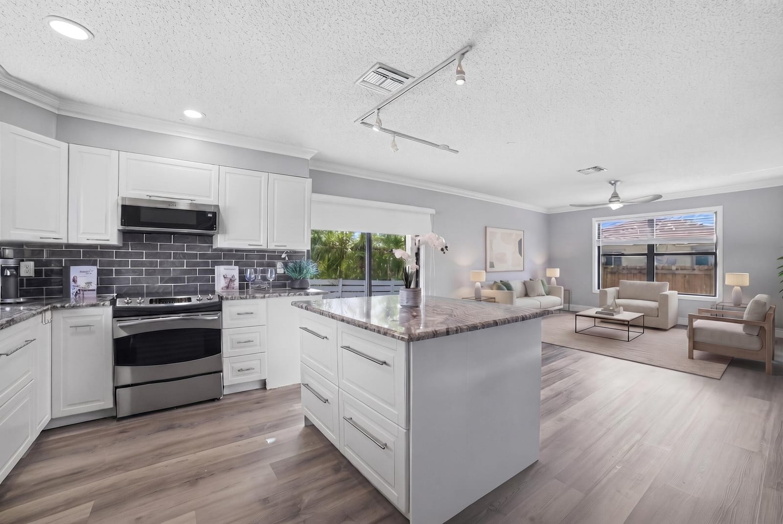 324 W Pine Street 11 — photo 4