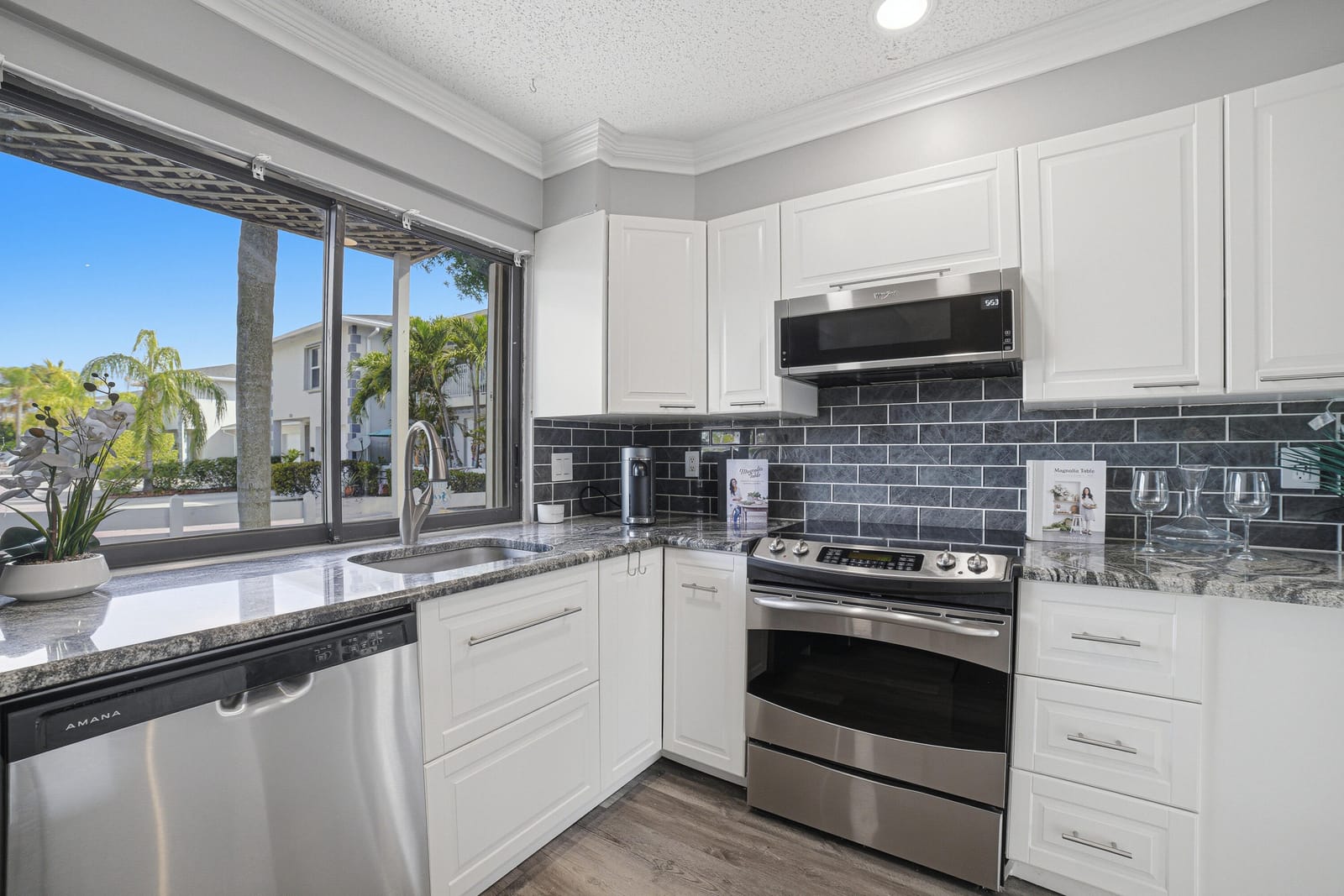324 W Pine Street 11 — photo 8