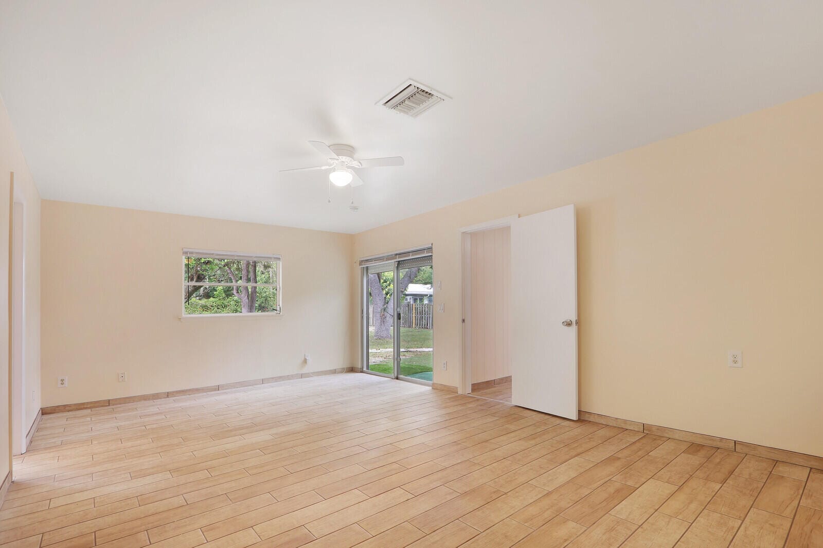 8340 SE CAMELLIA Drive, Hobe Sound, FL 33455 photo 13