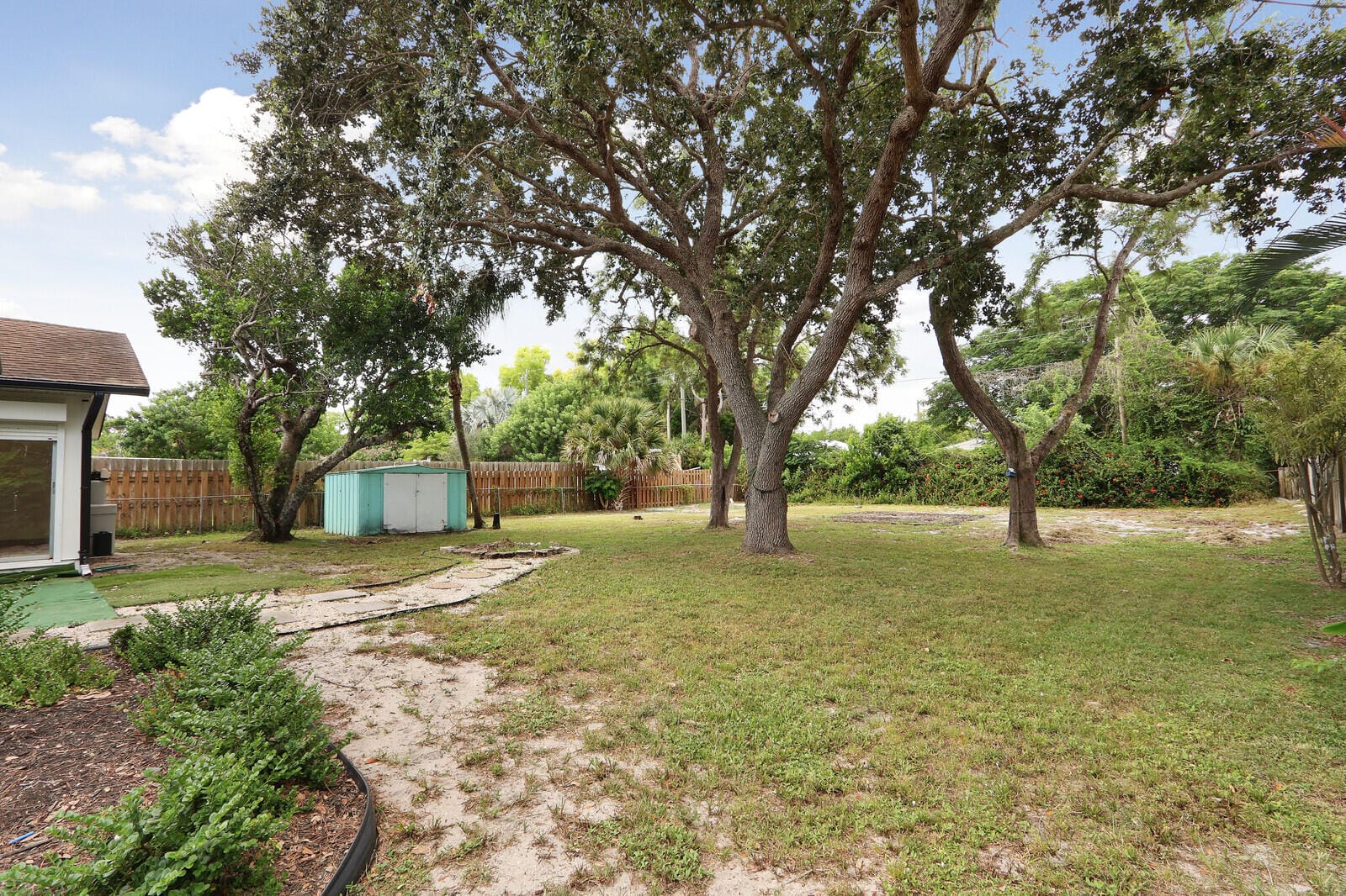 8340 SE CAMELLIA Drive, Hobe Sound, FL 33455 photo 25