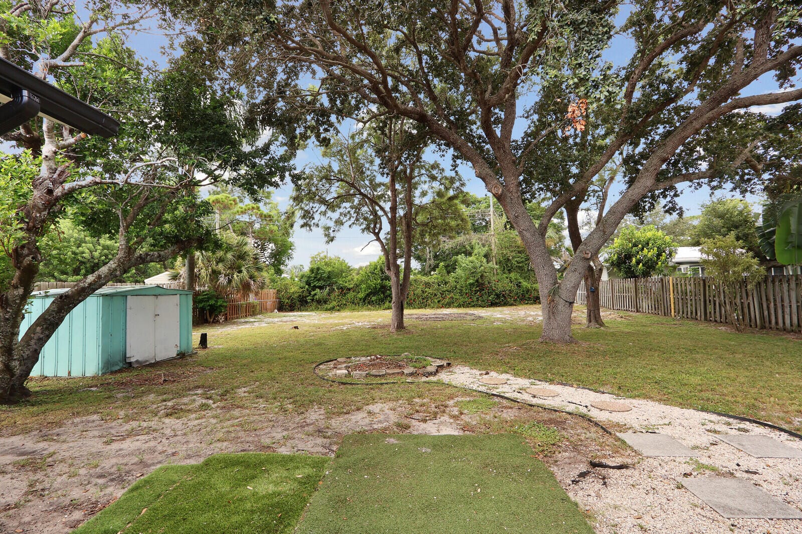 8340 SE CAMELLIA Drive, Hobe Sound, FL 33455 photo 26