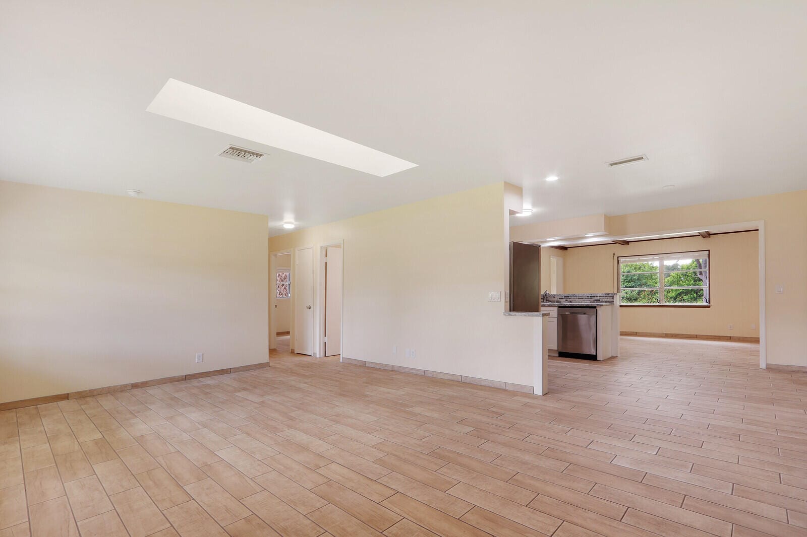 8340 SE CAMELLIA Drive — photo 5