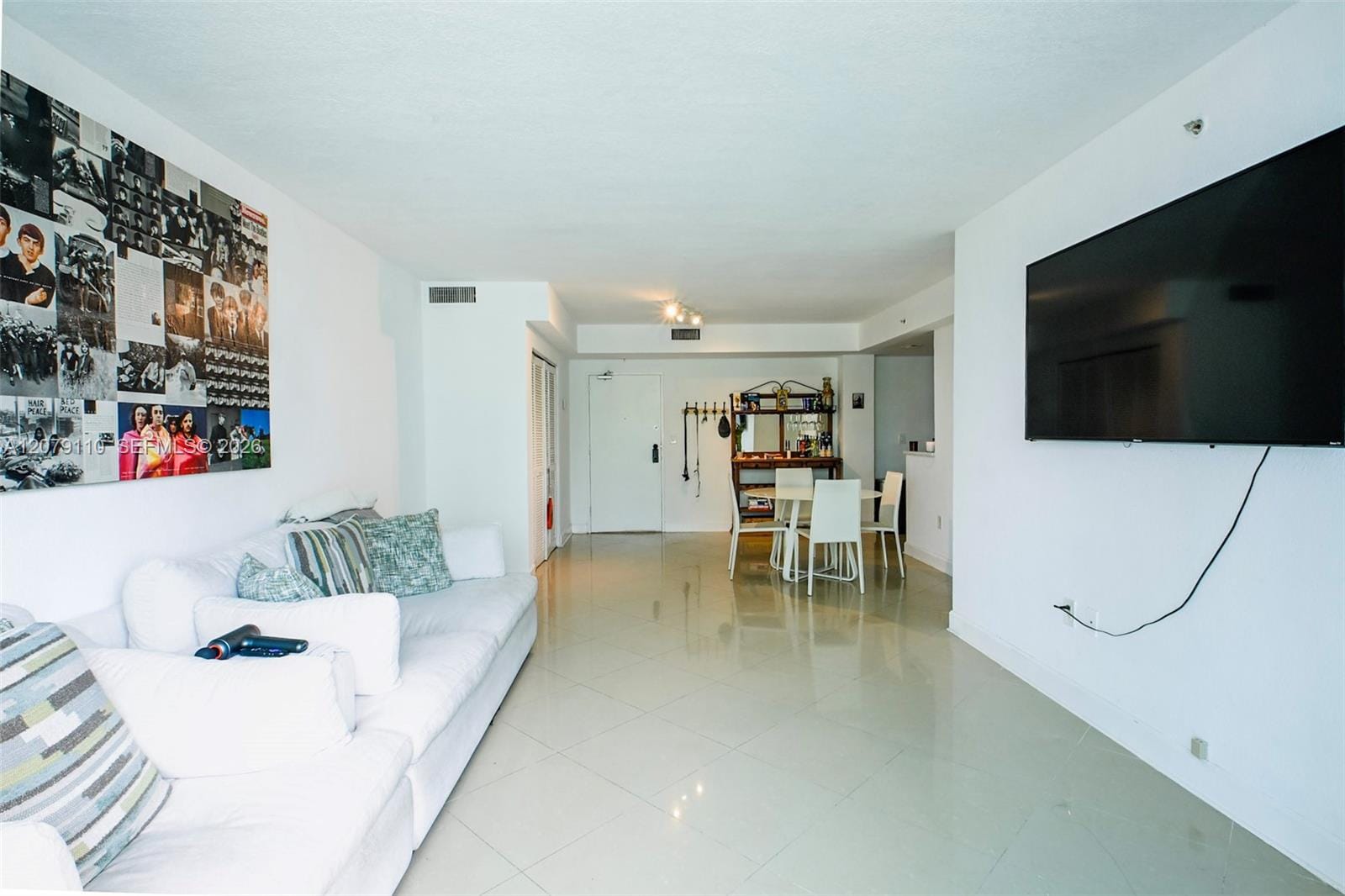 7501 E Treasure Drive 1H — photo 4