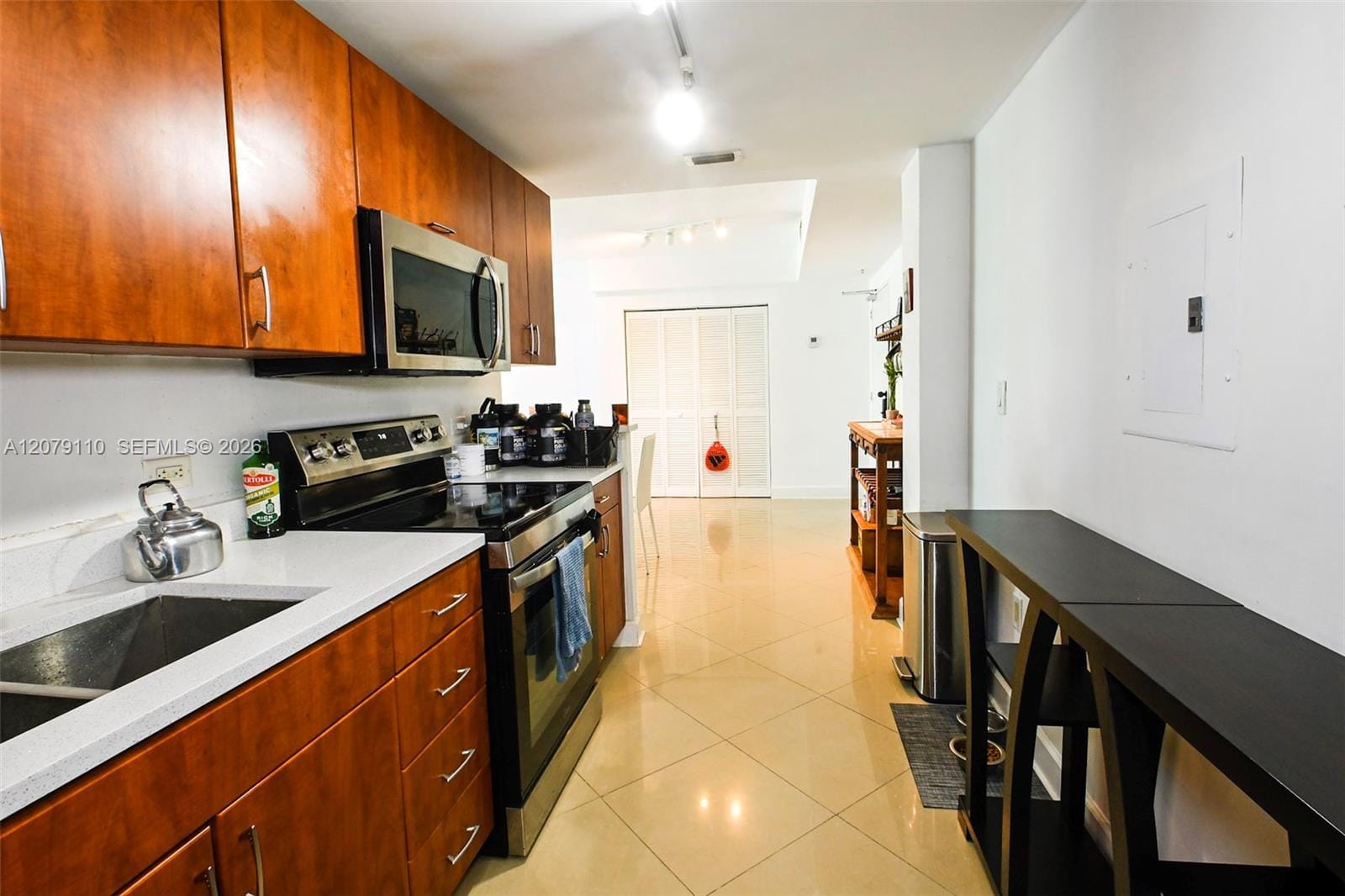 7501 E Treasure Drive 1H — photo 8