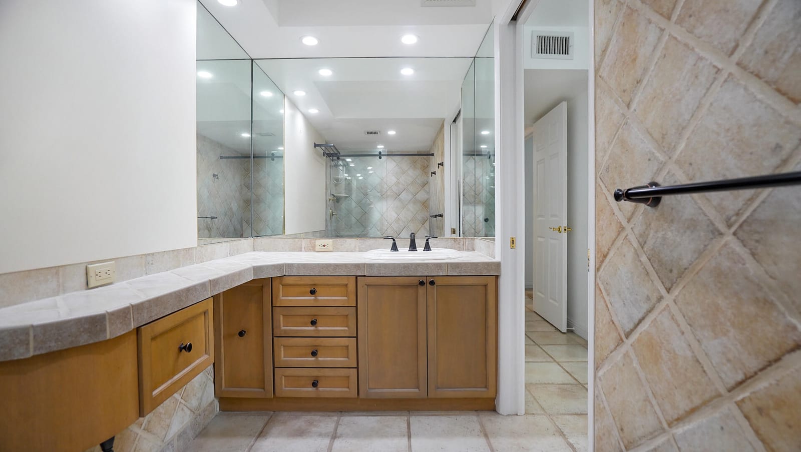 1201 River Reach Drive 202 — photo 9