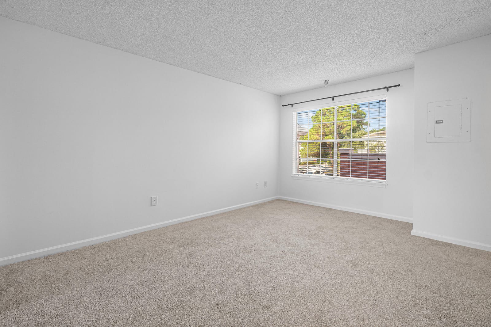 1345 CRYSTAL Way B — photo 10