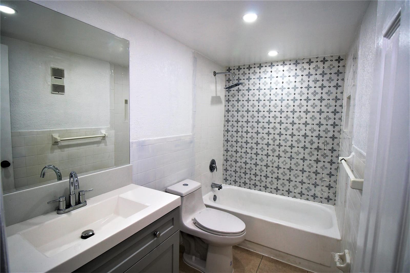 7000 NW 186TH Street 4-217 — photo 4
