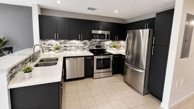 3092 SW 129th Terrace 102, Miramar, FL 33027