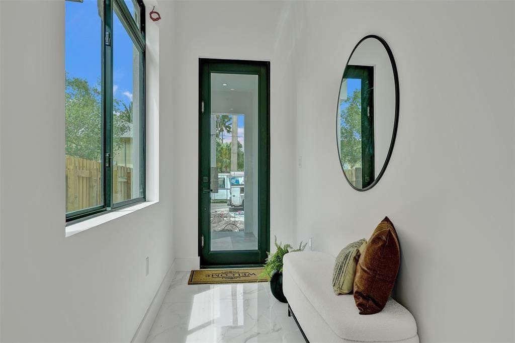 608 SW 7TH Avenue — photo 2