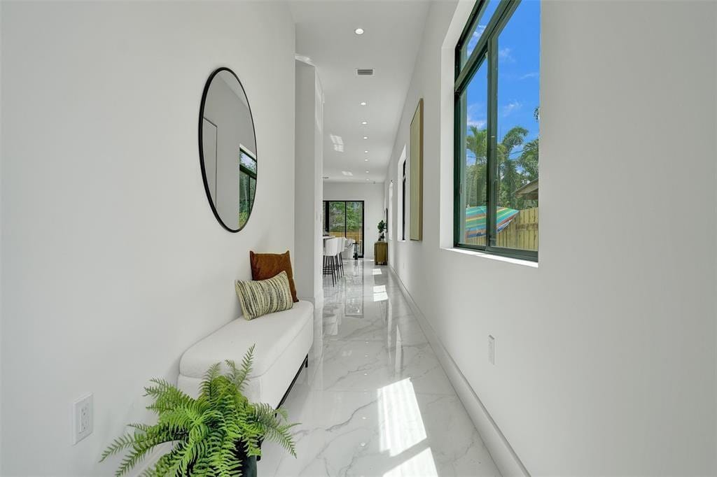 608 SW 7TH Avenue — photo 3