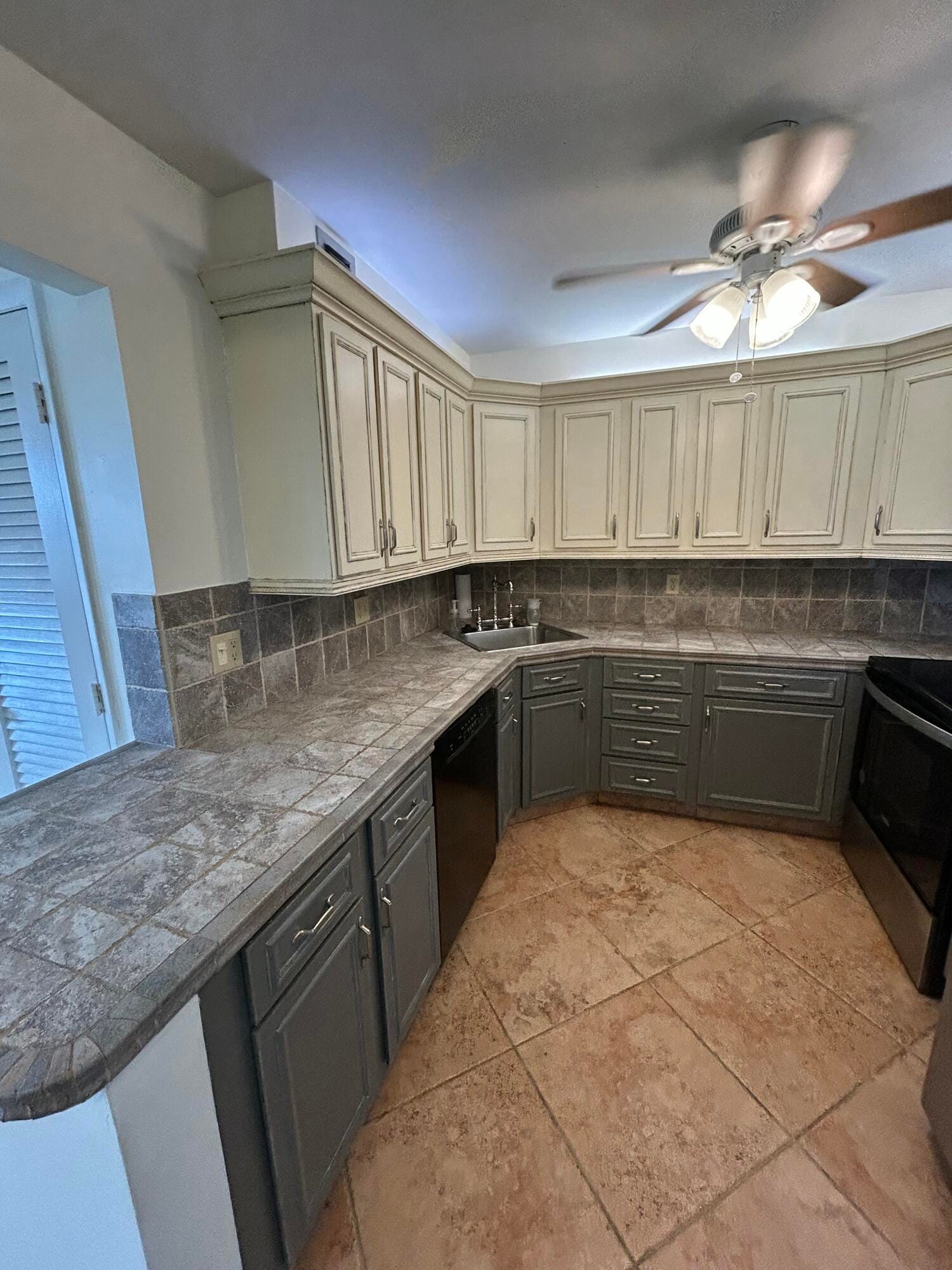 305 N POMPANO BEACH Boulevard 205, Pompano Beach, FL 33062 photo 2