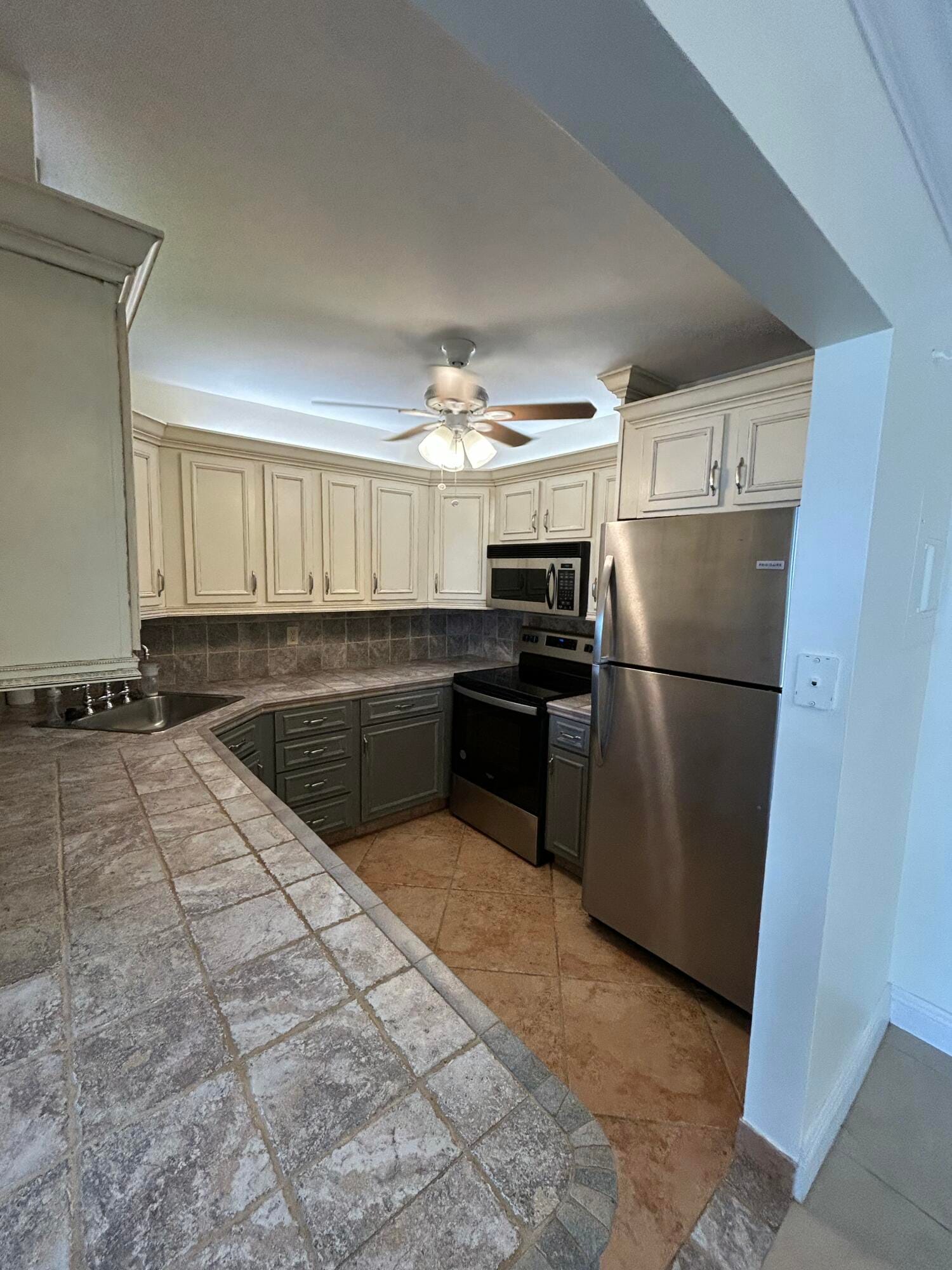 305 N POMPANO BEACH Boulevard 205, Pompano Beach, FL 33062 photo 4