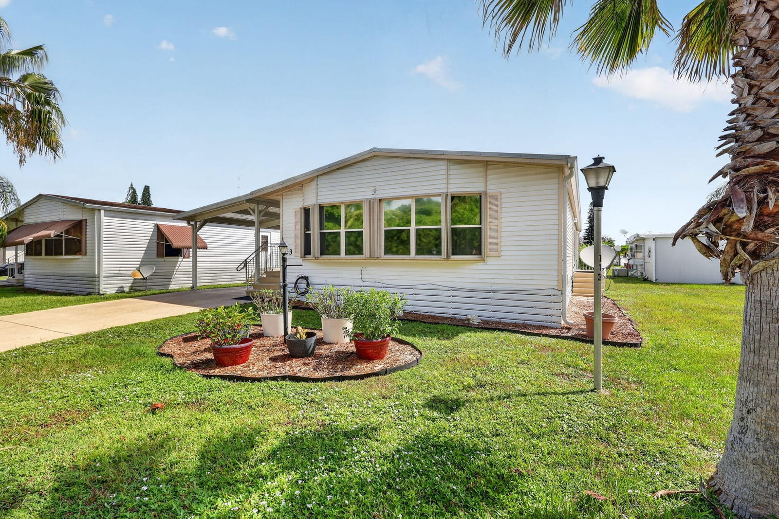 23 Mediterranean Boulevard W — photo 2