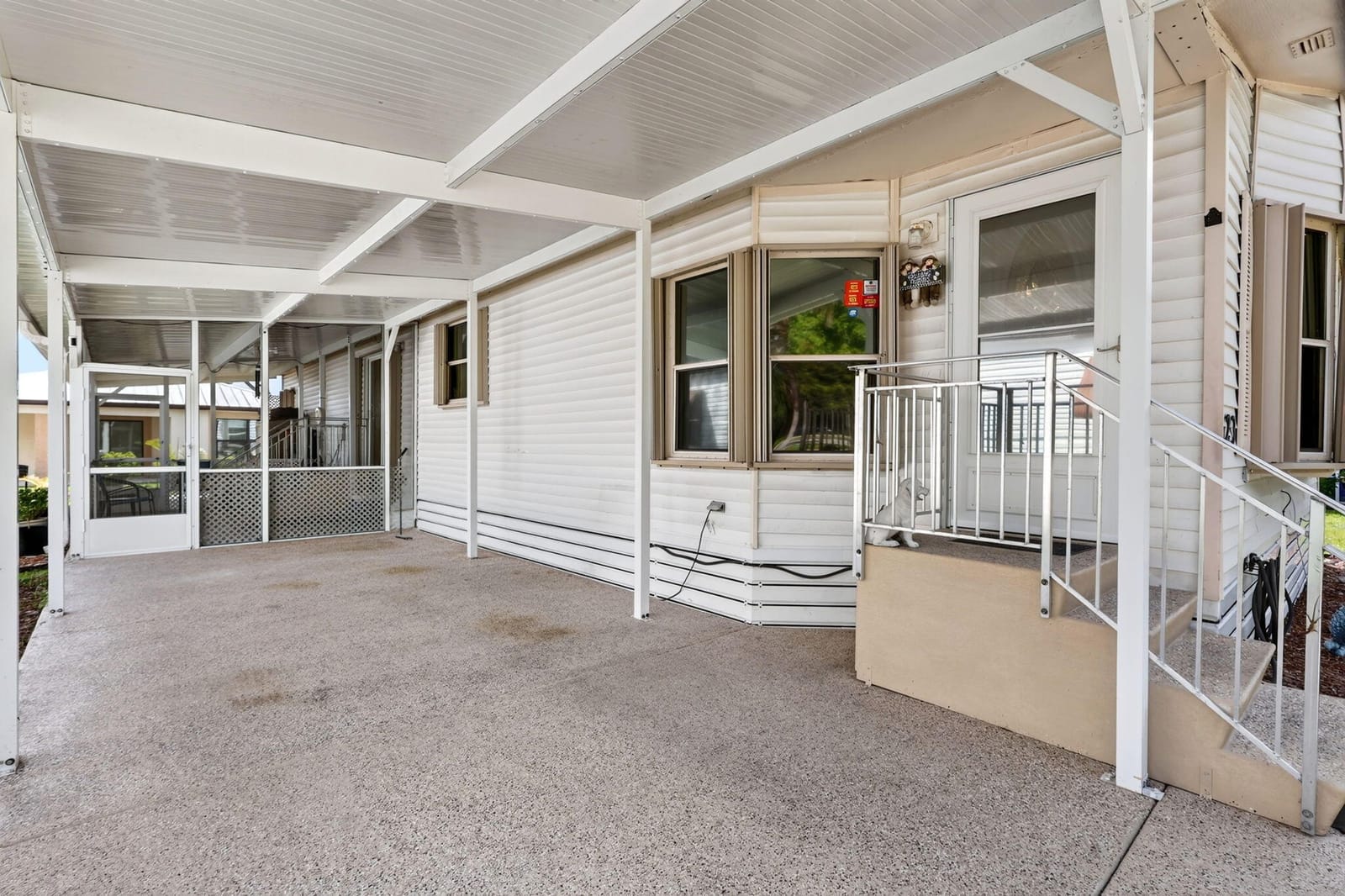 23 Mediterranean Boulevard W — photo 3