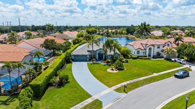 20317 Hacienda Court, Boca Raton, FL 33498