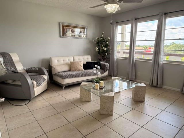 425 Southampton B 425, West Palm Beach, FL 33417