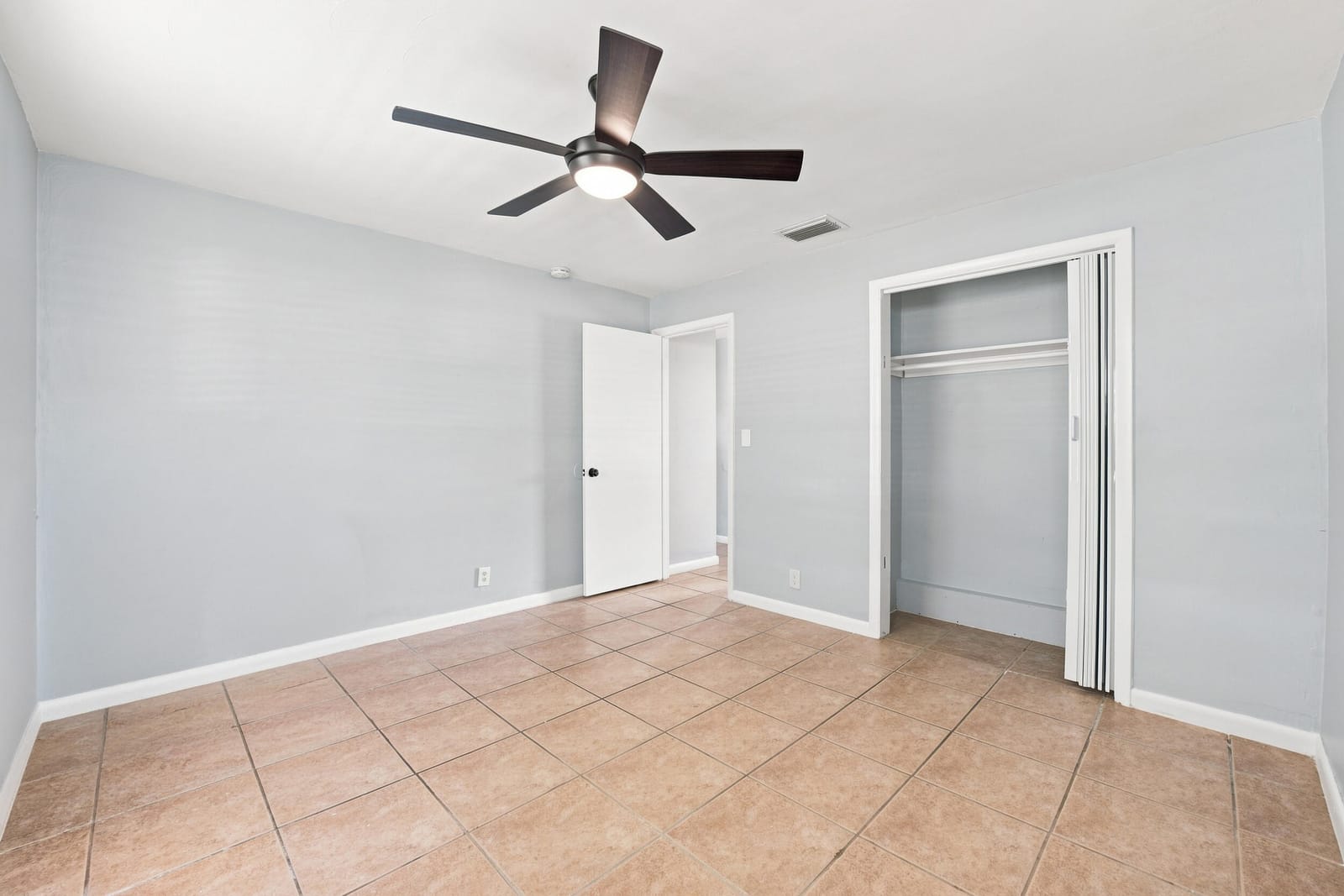 2610 NE 8th Avenue, Pompano Beach, FL 33064 photo 13